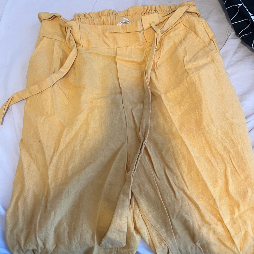 Flowy pants soft yellow